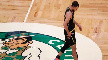 Curry tras salir lesionado del tercer juego de las Finales de la NBA: "Estaré listo para el viernes"