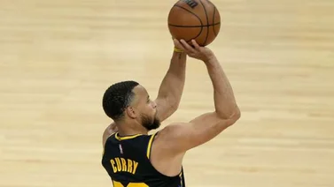 NBA: a Curry le dijeron "aquí no" con una gran tapa (+Video)