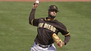 MLB: Robert Suárez estará afuera por una cirugía