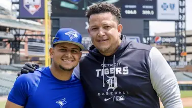 Miguel Cabrera tiene un detalle con un prospecto venezolano Miguel Cabrera tiene un detalle con un prospecto venezolano