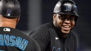 MLB: Jesús Aguilar le pega a una "pelota imaginaria" contra los Filis MLB: Jesús Aguilar le pega a una "pelota imaginaria" contra los Filis