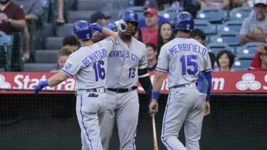 Salvador Pérez castiga a los Angels con HR de 420 pies (+VIDEO)