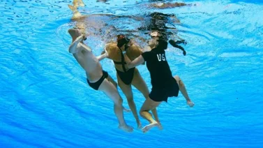 ¡Sorprendente! Nadadora estadounidense se desmaya en la piscina (+Video)