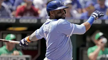 MLB:Carlos Santana cambia de equipo MLB:Carlos Santana cambia de equipo