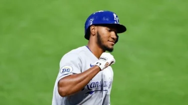 Edward Olivares castiga a Detroit y consigue su tercer jonrón (+VIDEO)