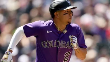 MLB: Yonathan Daza triplicó en victoria de Colorado