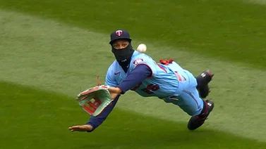 MLB: Jardinero de los Twins logra jugada histórica para su equipo (+Videos)
