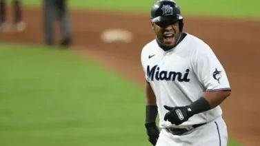 MLB: Jesús Aguilar sorprende con algo que jamás hizo en Grandes Ligas (+Video)