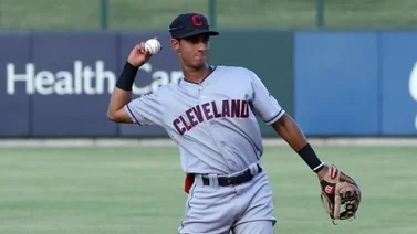 Brayan Rocchio se luce a la defensiva en Las Menores (VIDEO)