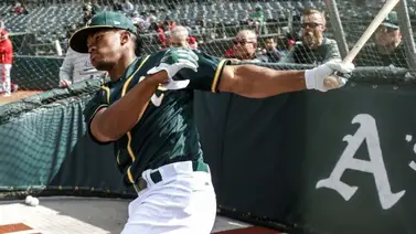 Ex prospecto de los Atléticos ganará en la NFL más que la nómina de Oakland Ex prospecto de los Atléticos ganará en la NFL más que la nómina de Oakland