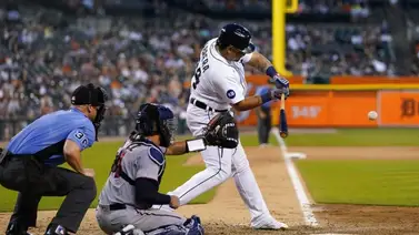 MLB: Miguel Cabrera pisa el plato y deja atrás a Adrián Beltré MLB: Miguel Cabrera pisa el plato y deja atrás a Adrián Beltré