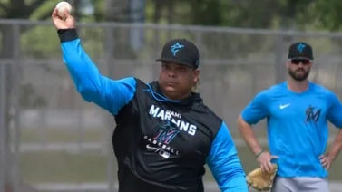 Willians Astudillo vuelve a lanzar a 40 millas y se ve dominante (VIDEO)