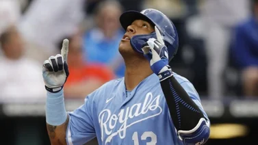 MLB: Salvador Pérez regresa encendido al diamante (+VIDEO)