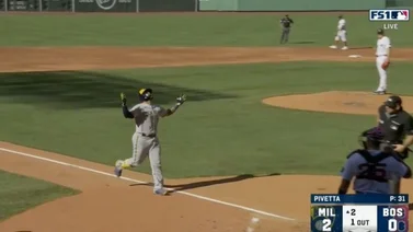Omar Narváez figura ante Boston en el Fenway Park (+VIDEO)