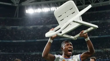 La peculiar forma de firmar autógrafos de David Alaba
