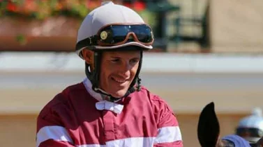 Santiago González sufre aparatosa rodada en la sexta carrera de Belterra Park