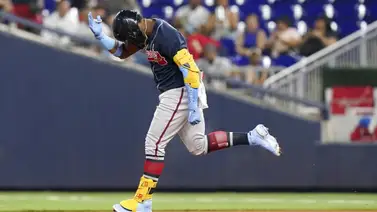MLB: Ronald Acuña Jr. abandona el encuentro por molestias en su rodilla MLB: Ronald Acuña Jr. abandona el encuentro por molestias en su rodilla