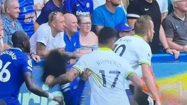 La increíble polémica por un jalón de pelo en la Premier League (VIDEO) La increíble polémica por un jalón de pelo en la Premier League (VIDEO)