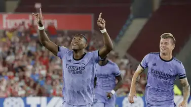 Real Madrid se recupera e inicia con victoria ante el Almería Real Madrid se recupera e inicia con victoria ante el Almería