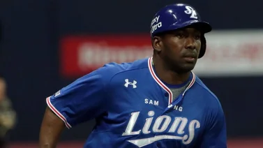 Mira qué venezolano es el líder de bateo de la liga coreana de beisbol