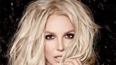 Britney Spears muestra el bikini rojo (+VIDEO)