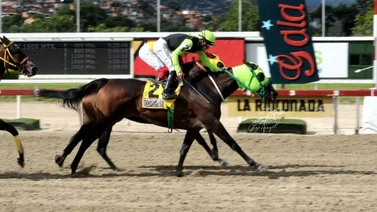 La campeona Sandovalera, en final electrizante, conquista el Clásico Internacional Cruz del Ávila