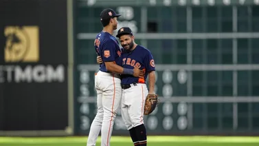 MLB: José Altuve intenta trolear a un compañero en pleno partido (+VIDEO)