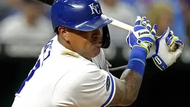 MLB: Salvador Pérez es golpeado y enciende las alarmas MLB: Salvador Pérez es golpeado y enciende las alarmas