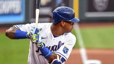 MLB: Salvador Pérez alcanza los 20 cuadrangulares (+ Video) MLB: Salvador Pérez alcanza los 20 cuadrangulares (+ Video)