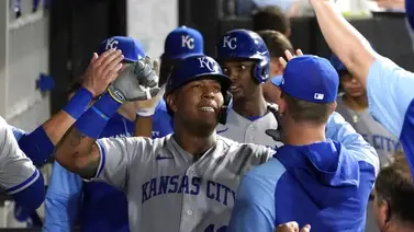 MLB: Salvador Pérez y su "irrespetuoso" poder en casa ajena MLB: Salvador Pérez y su "irrespetuoso" poder en casa ajena