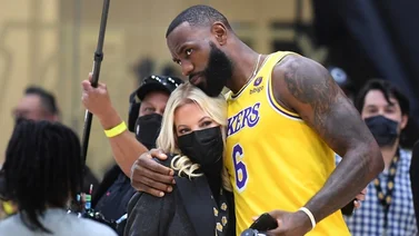 NBA: Dueña de los Lakers espera que LeBron James se retire con el equipo