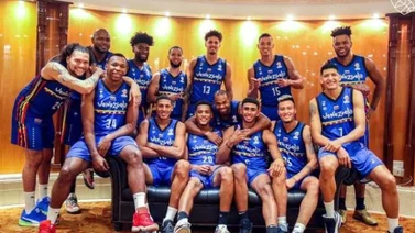 Michael Carrera es apoyado por sus compañeros de selección (+Fotos)