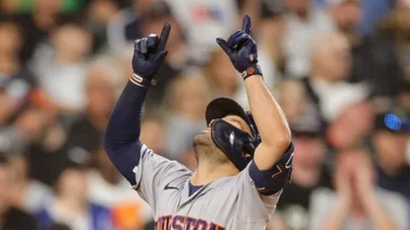 MLB: Altuve la desaparece en solo cinco pitcheos de juego (+ Video)