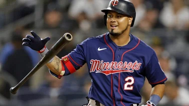 MLB: Luis Arráez fuera de acción ante los Reales de Kansas City (+Video)
