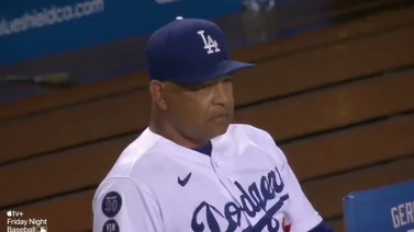 Dave Roberts celebra el HR de Albert Pujols hasta que se da cuenta que fue en contra (+VIDEO)