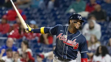 MLB: Ronald Acuña Jr. no puede contra uno de sus verdugos en las Grandes Ligas