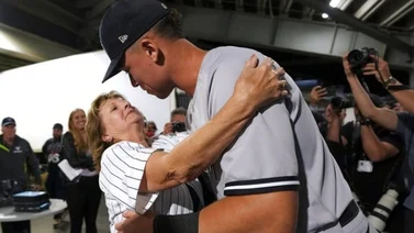 MLB: Así le regaló Judge la pelota del HR 61 a su madre (+Video)