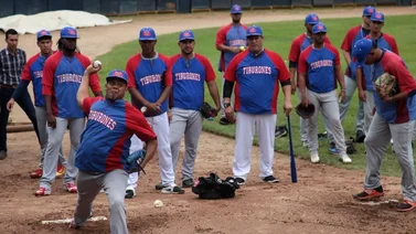 Tiburones de La Guaira deja en libertad 29 peloteros para la LVBP