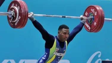 Julio Mayora levanta el oro en halterofilia Julio Mayora levanta el oro en halterofilia