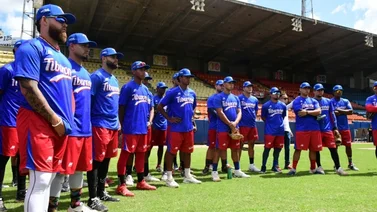 LVBP: Bajo el lema "Un equipo, una familia, una meta", Tiburones de La Guaira saltó al terreno