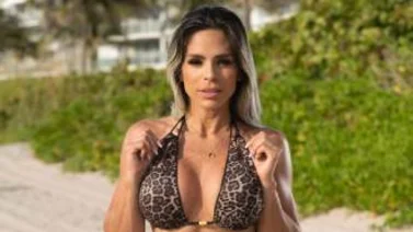 Michelle Lewin posa con su barrigón (+ VIDEO)