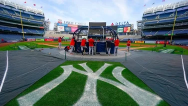 MLB: Fanáticos de Yankees juegan fútbol americano con jugadores de Guardianes (+Video)
