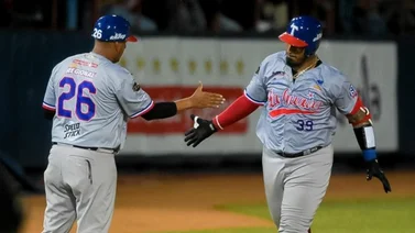 LVBP: Tiburones de La Guaira remonta para obtener su primer triunfo