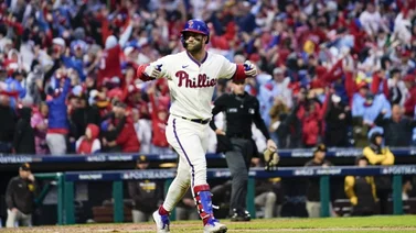 MLB: Bryce Harper ya escribe su nombre en el libro de la historia de los Phillies