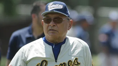 Antonio Armas se uniforma como manager al frente de un equipo de criollos