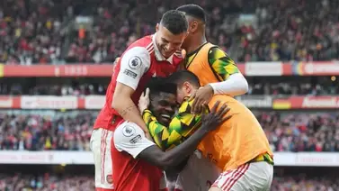 Premier League: El Arsenal golea y recupera la cima Premier League: El Arsenal golea y recupera la cima