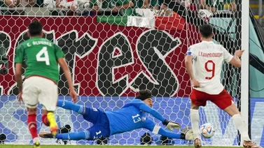 Mundial Qatar 2022: Guillermo Ochoa confiesa el secreto para detenerle el penal a Robert Lewandowski (+VIDEO)