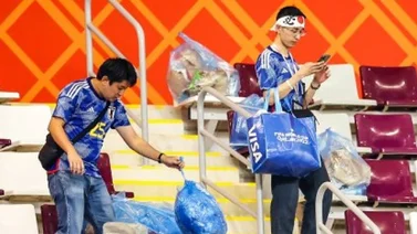 Qatar 2022: Fanáticos japoneses se quedan limpiando el estadio tras vencer a Alemania (+Fotos)