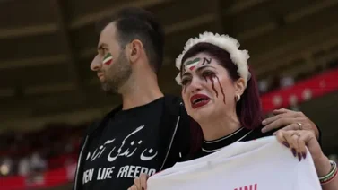 Botan de un estadio en Qatar a mujer iraní que exigía respeto a los derechos de la mujer