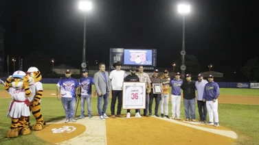 LVBP: Así retiran los Tigres de Aragua el número de Roberto Zambrano (+Fotos)